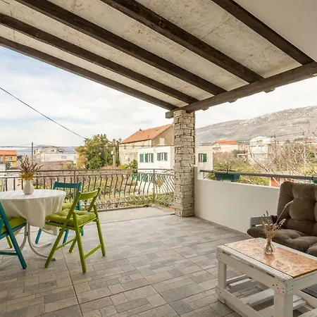 Apartment More * Kaštela